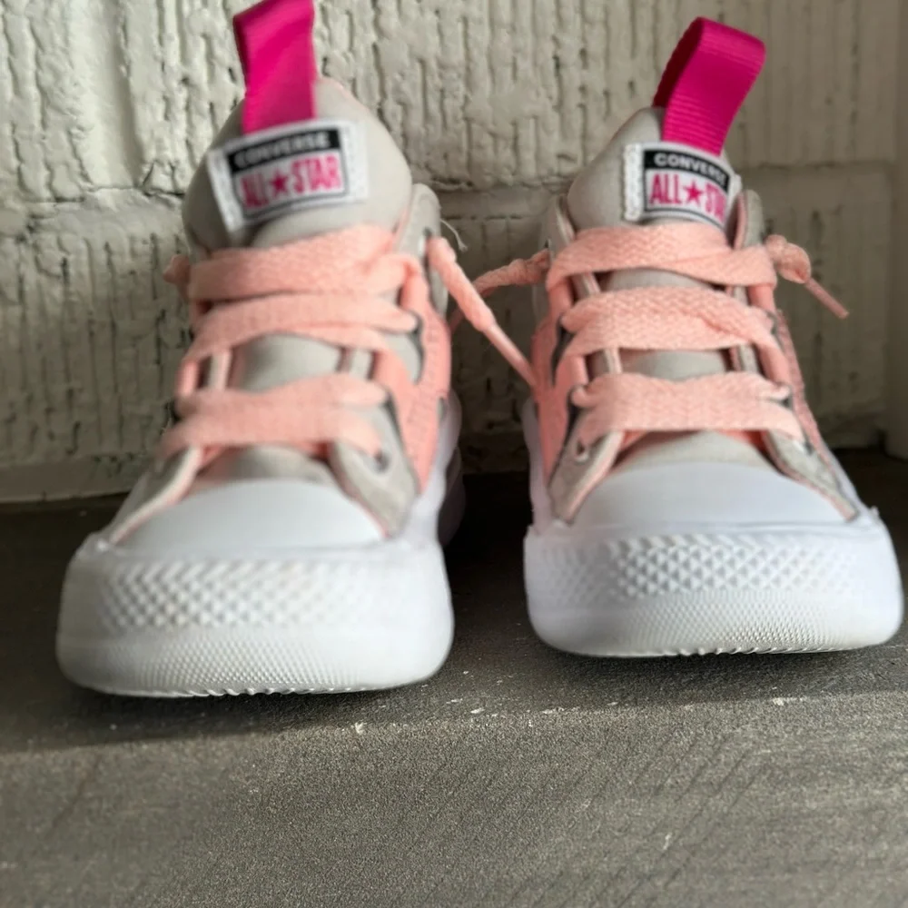Infant Converse Chuck Taylor ultra color block easy on Size 5 Tan/Pink L…